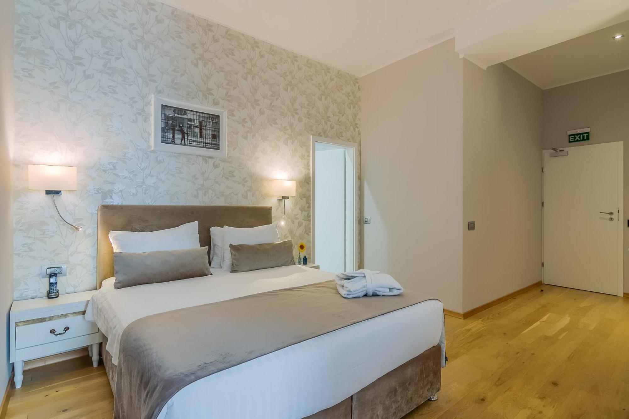 Deluxe Superior Room