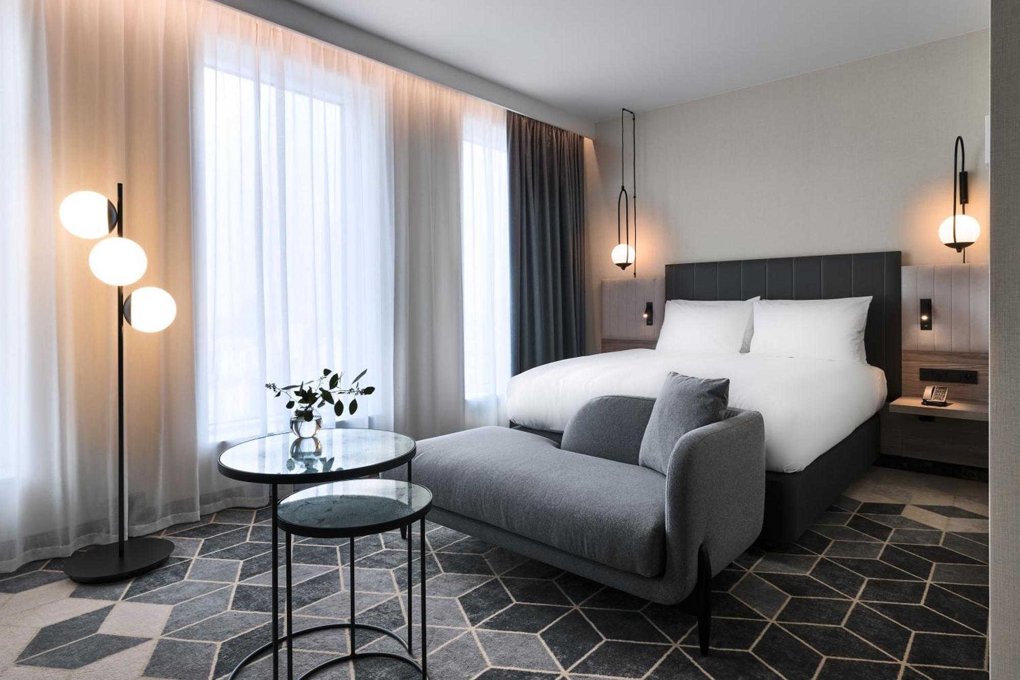 Standard Queen Room City View