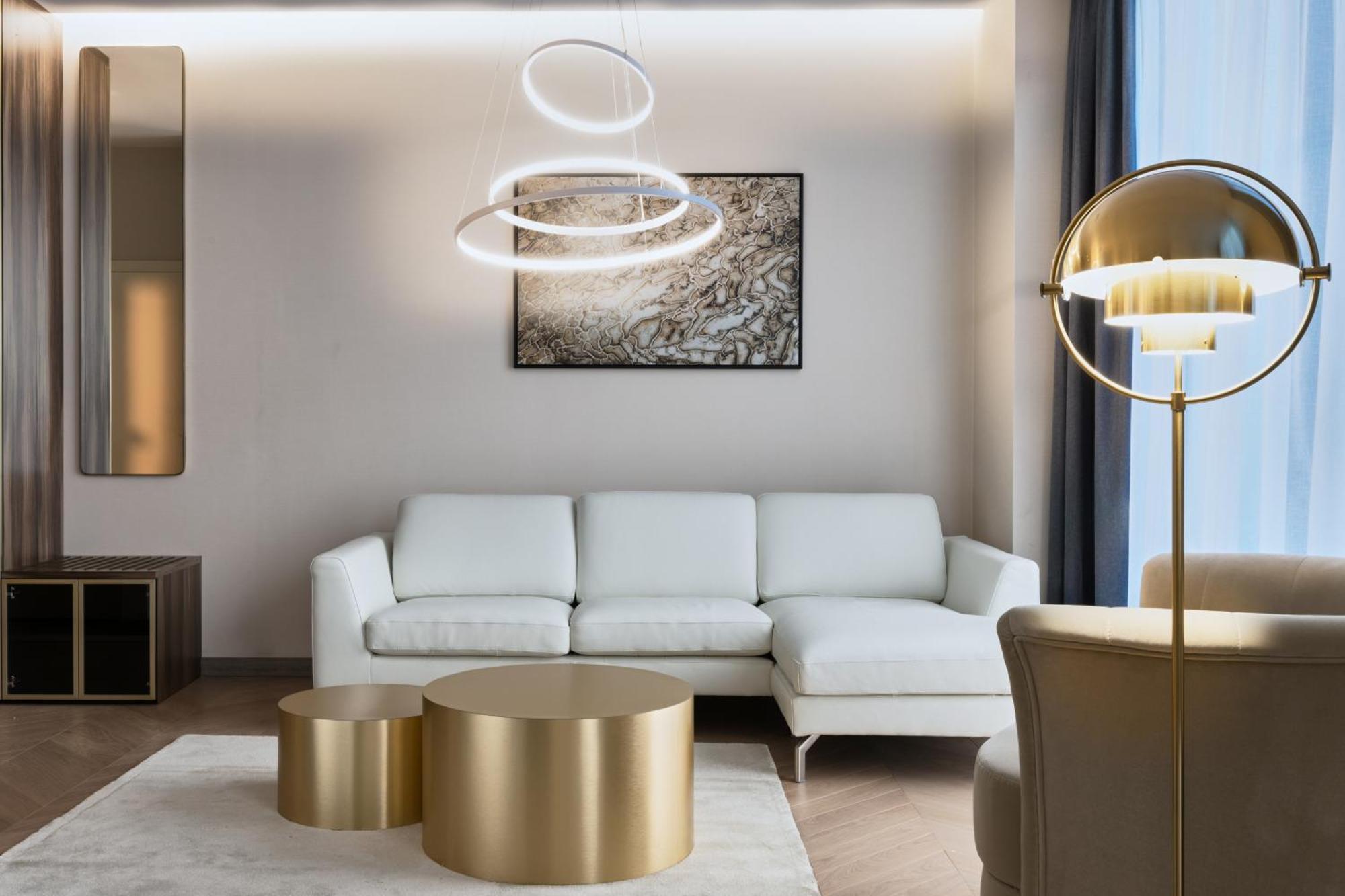 One-Bedroom Suite City View Top Floor or Lounge Access