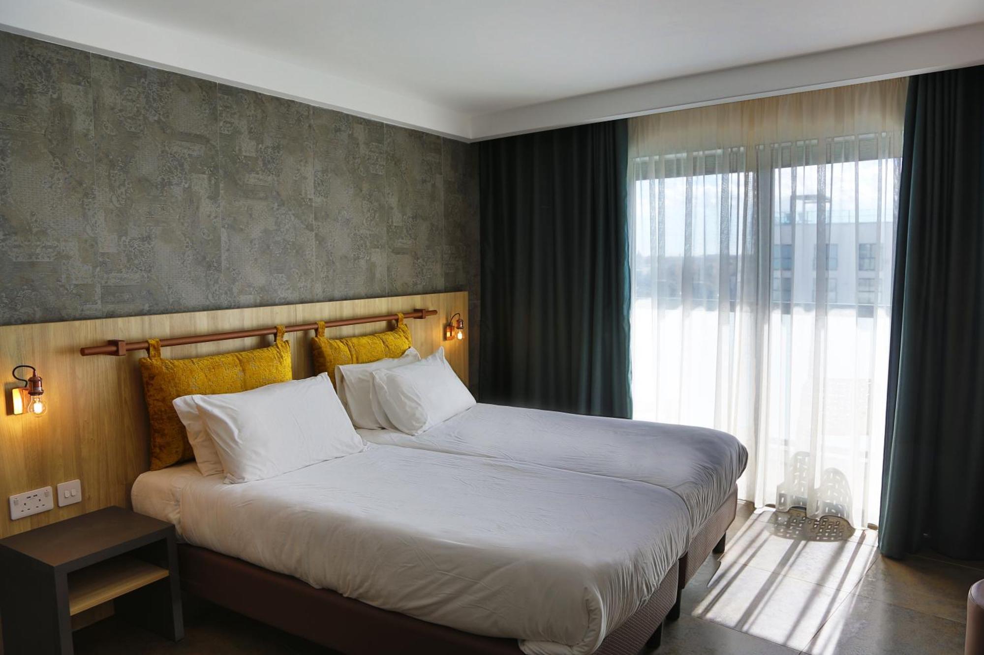 Deluxe Double or Twin Room Balcony