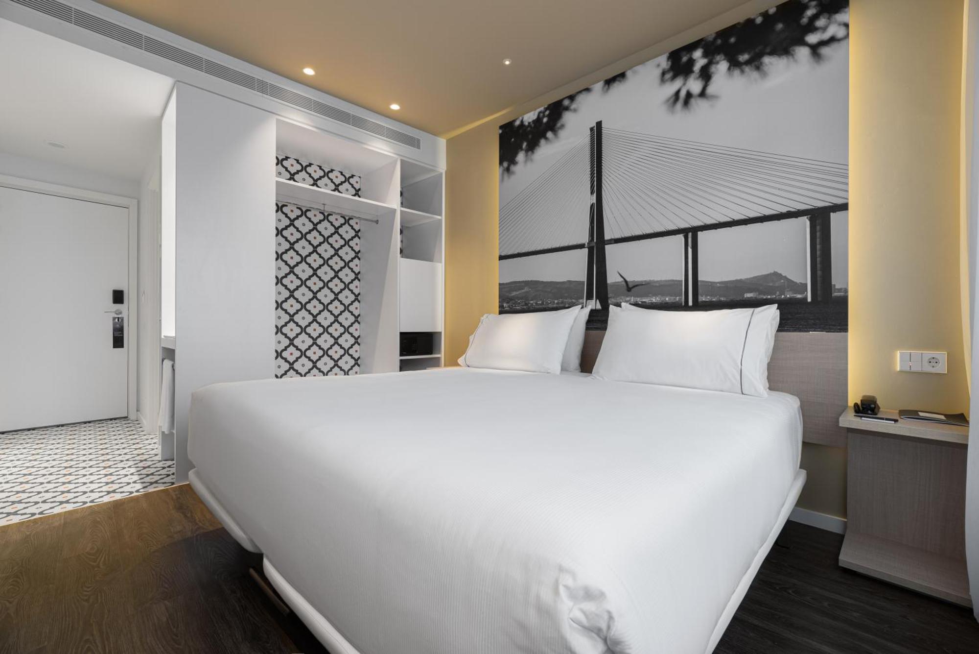 Deluxe Double or Twin Room River View