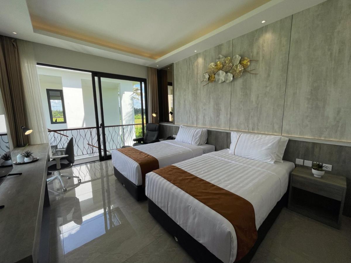 One Bedroom Pool View