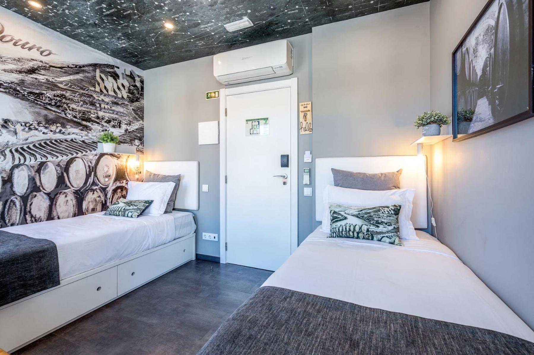 Twin Room Private External Bathroom