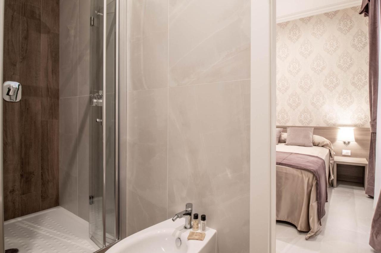 Double Room,1304893621:JPEG