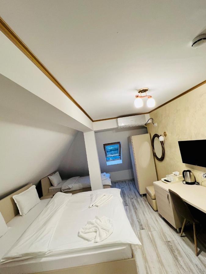 Basic Triple Room