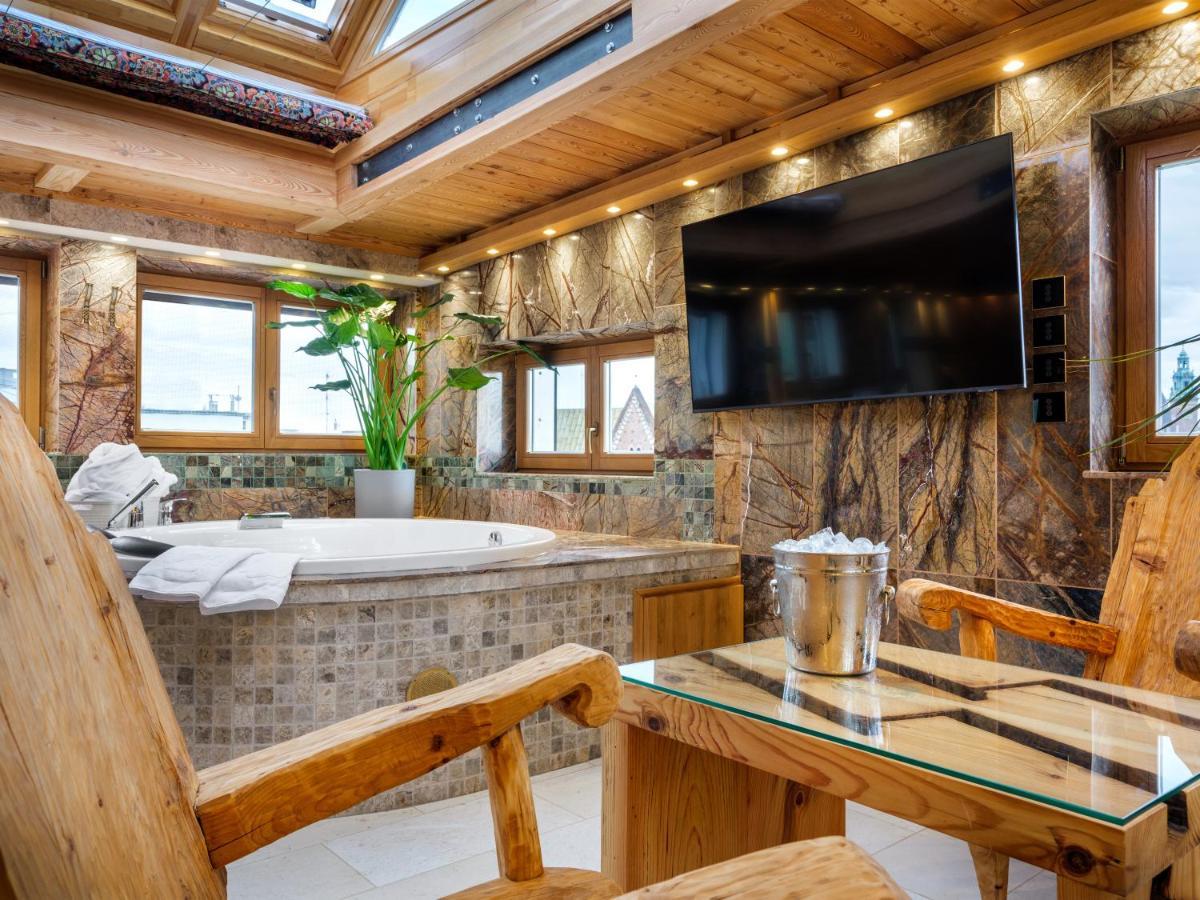 Superior King Suite