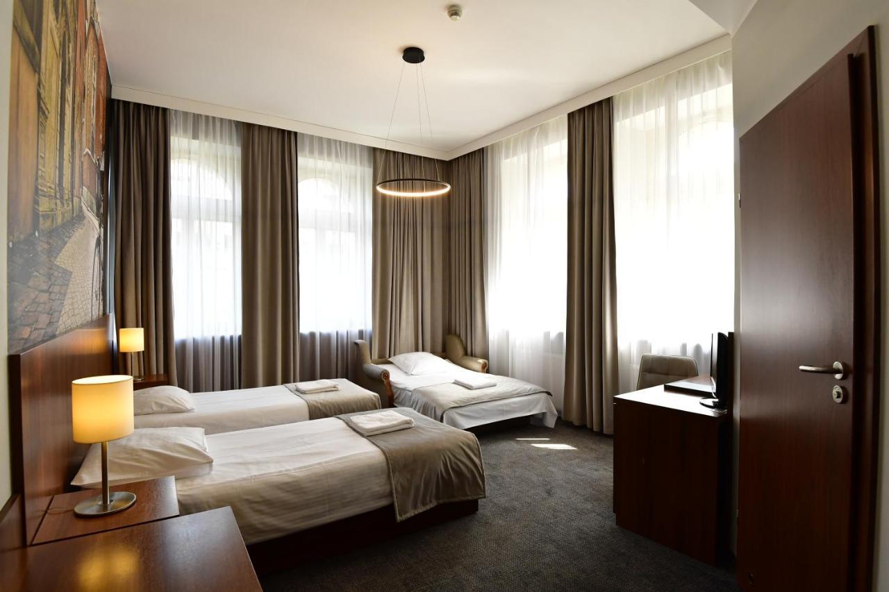 Triple Room 2 beds folded sofa