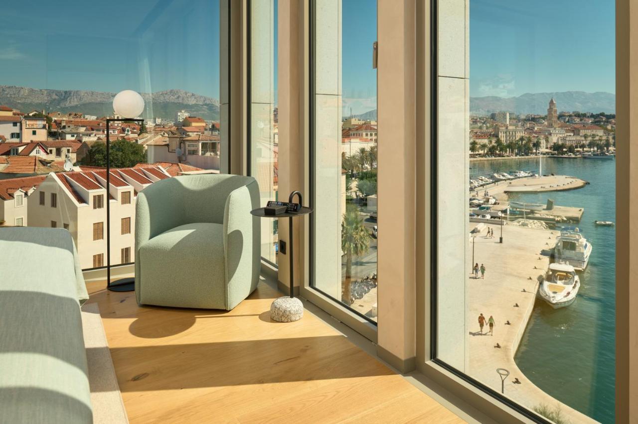 Premium Twin Room Sea View – Corner