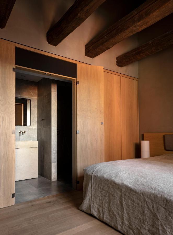 Room 4 Comfort Room