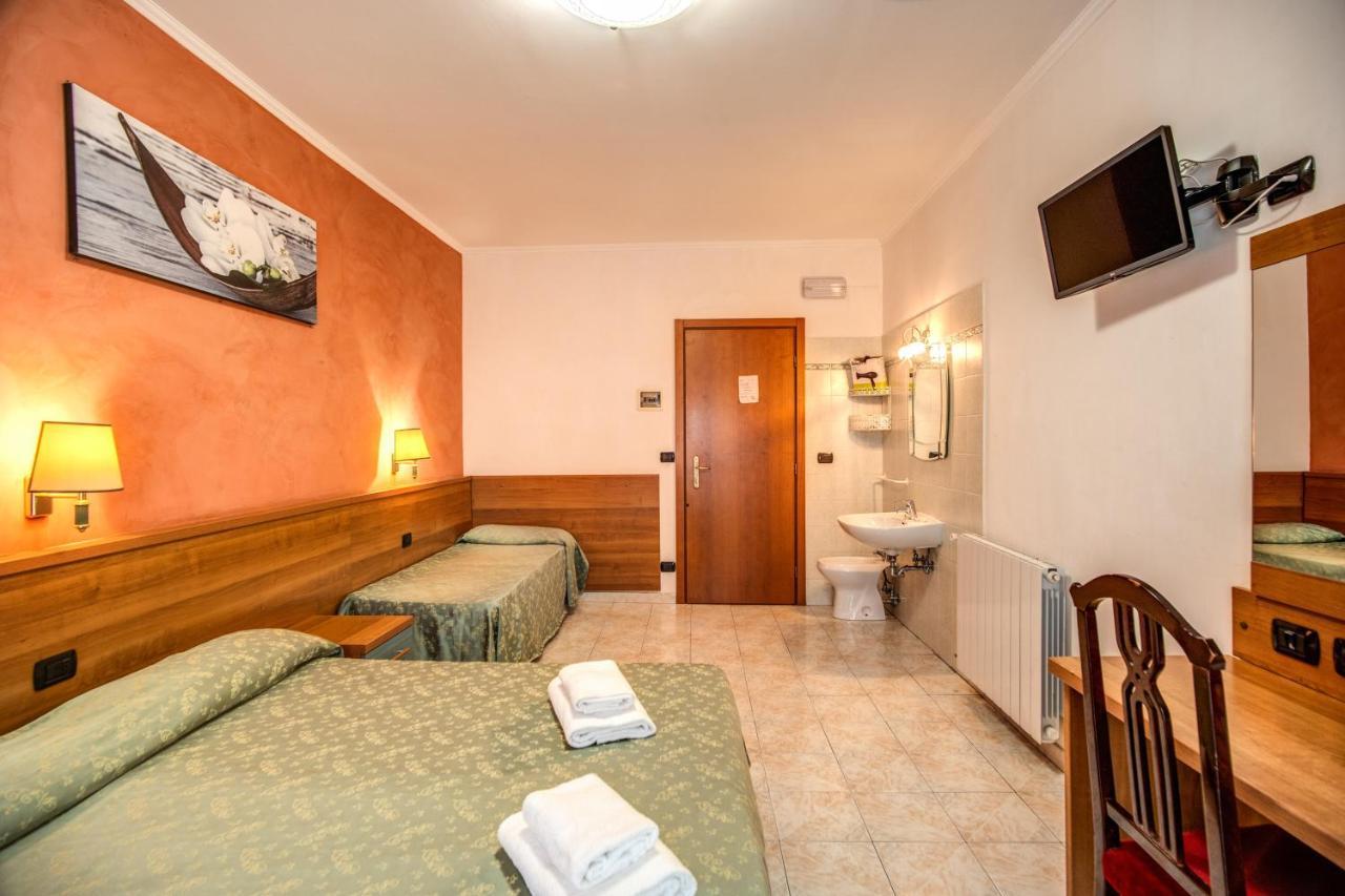 Triple Room Private External Bathroom