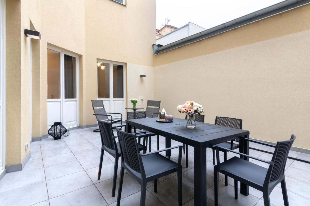 Deluxe Apartment with Private Patio