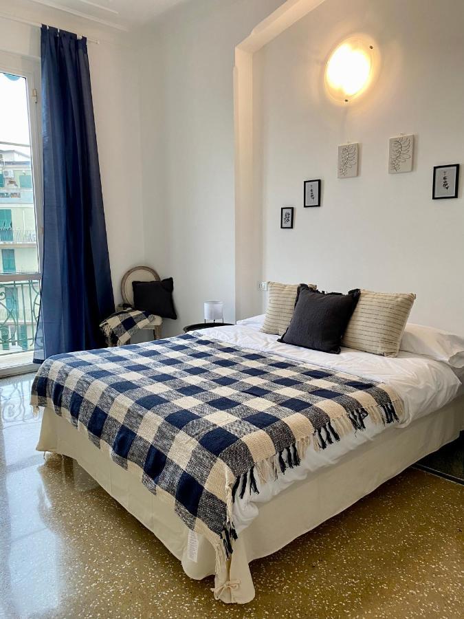 Camera Matrimoniale/Doppia con Letti Singoli con Bagno in Comune
