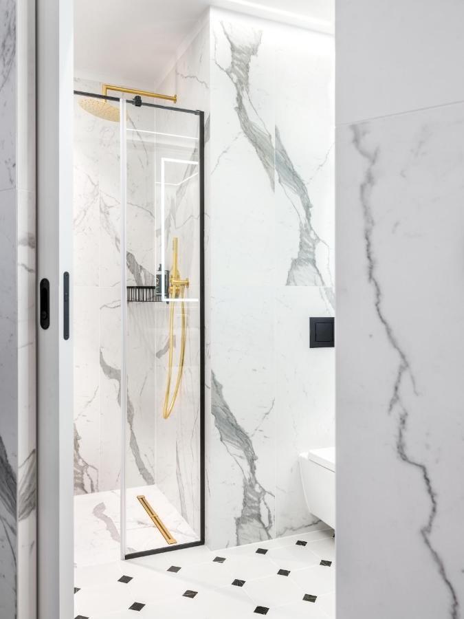Apartament dwupoziomowy z wanną z hydromasażem