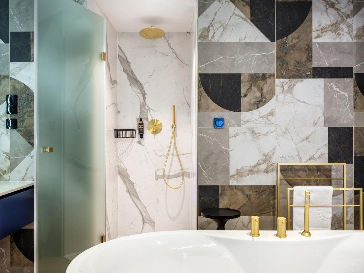 Apartament z wanną z hydromasażem