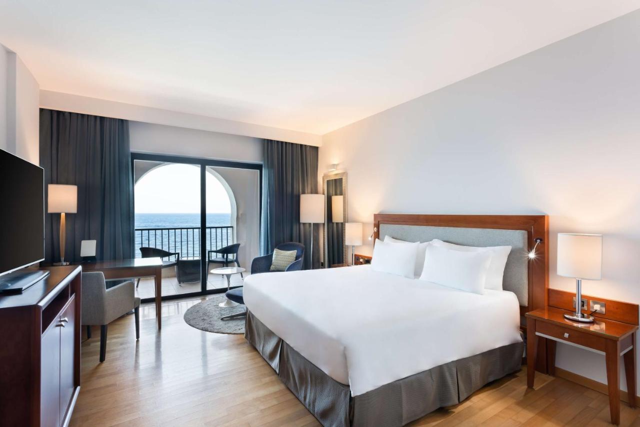 Premium Suite Outdoor Whirlpool Sea View