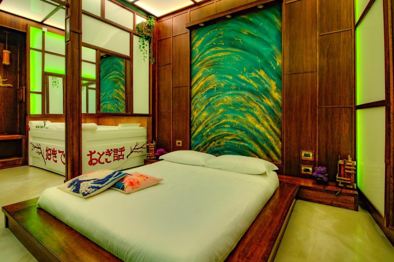 Deluxe Suite Spa Bath