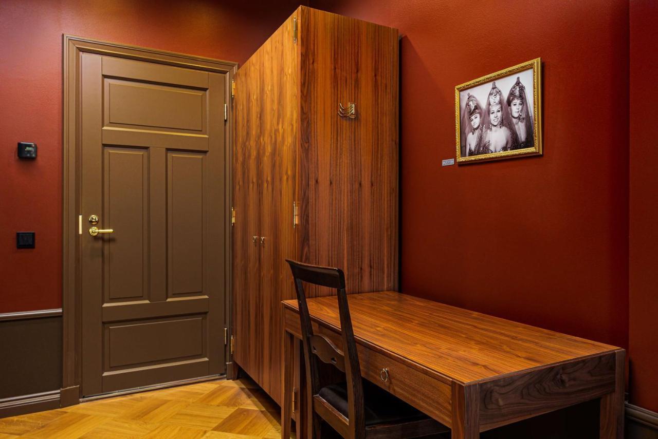 Single Guest Room