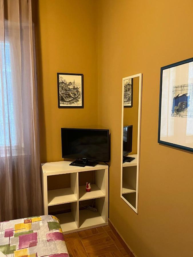 Camera Singola con Bagno in Comune