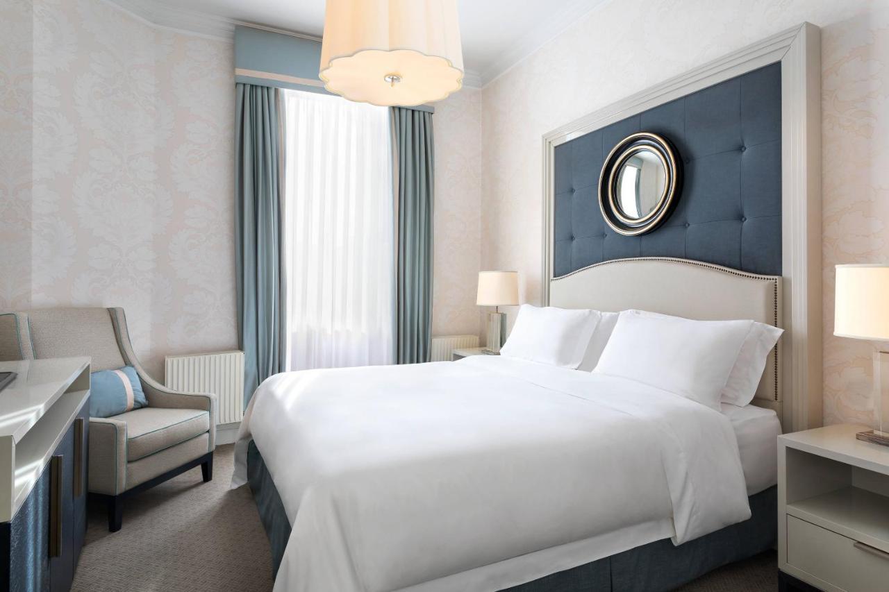Grand Suite 1 Bedroom Suite 1 King