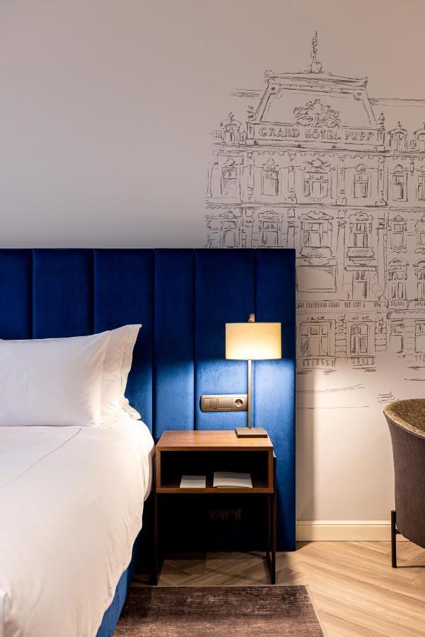 Parkside Modern Room forest view Wellness Access