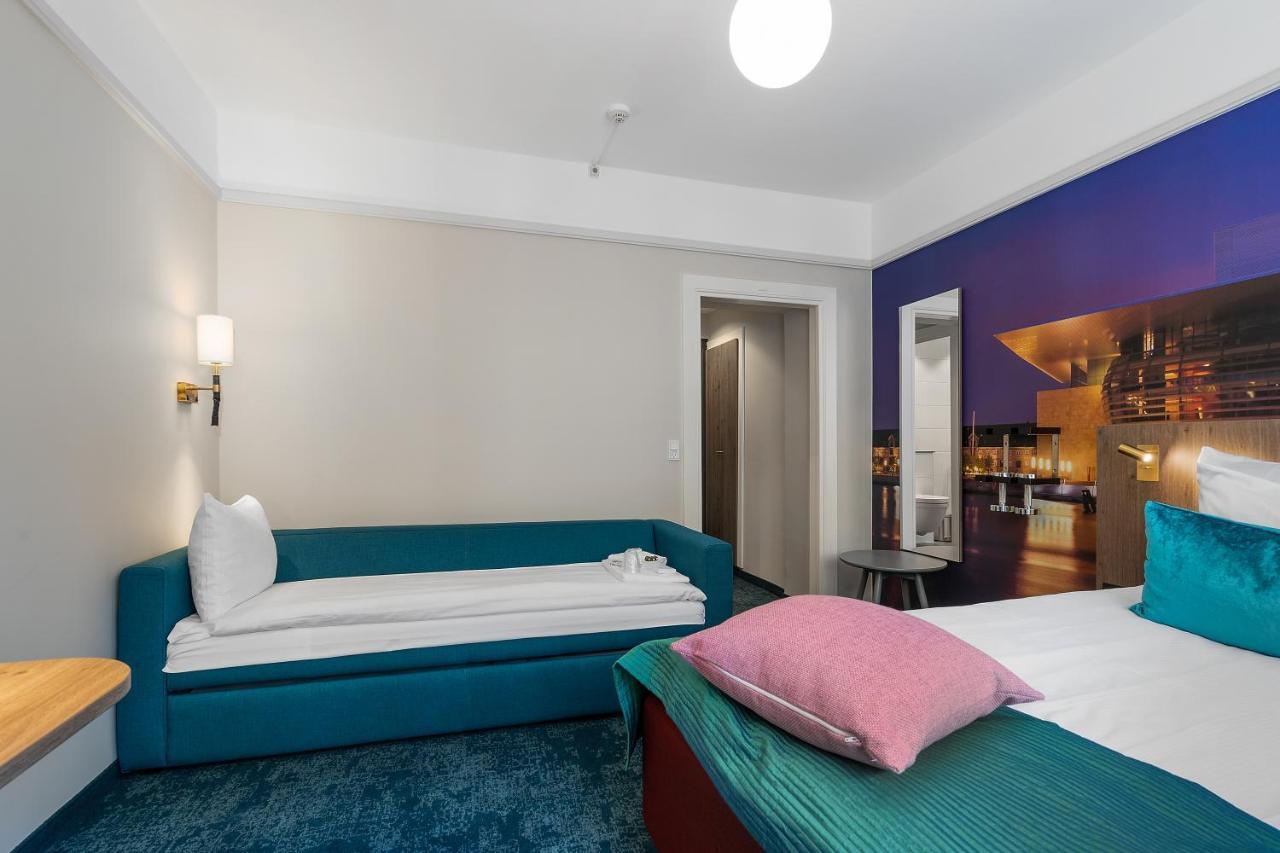 Classic Room Six