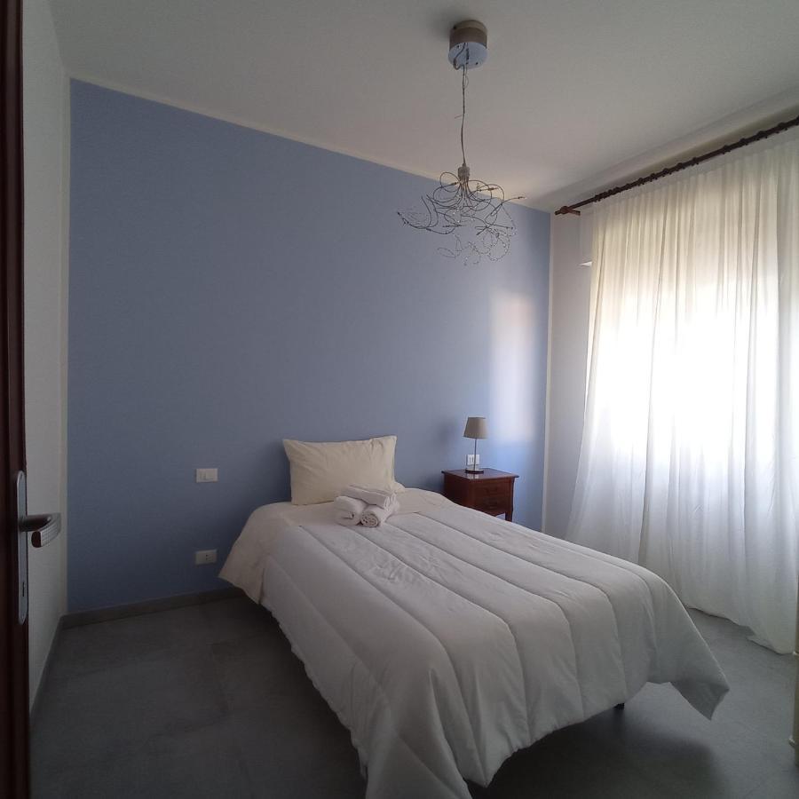 Single Room Private External Bathroom,1488547297:JPEG