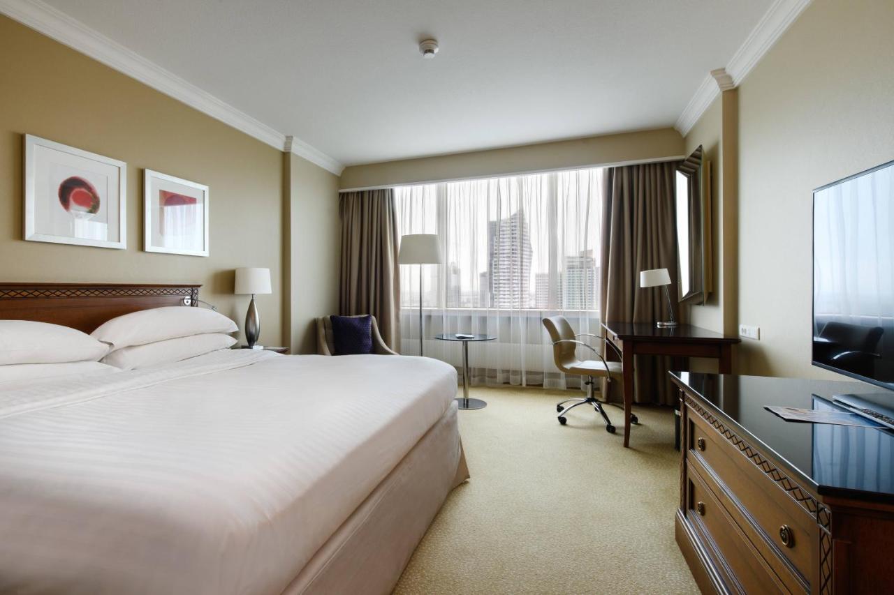 Deluxe room king bed city view high floor