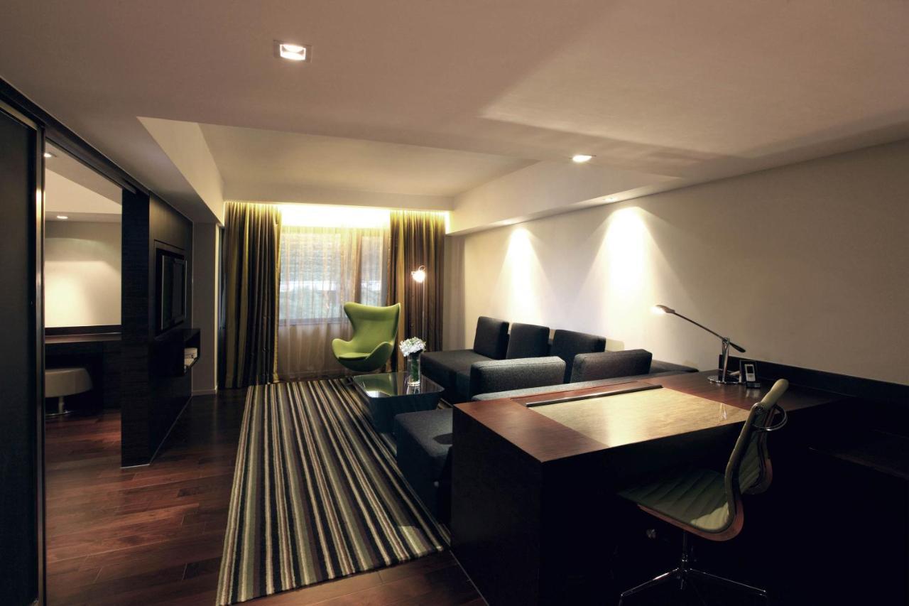 Mira Suite 70 Club Access