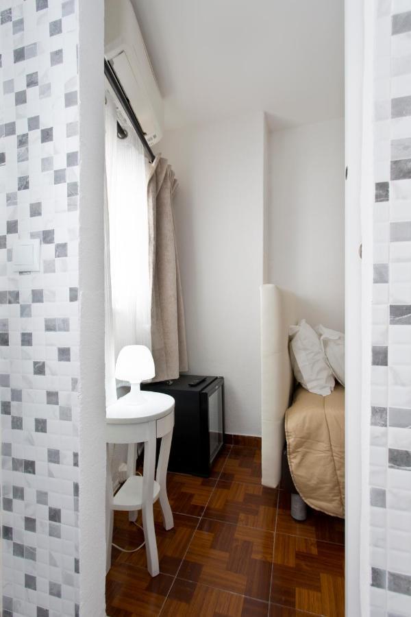 Single Room Bathroom