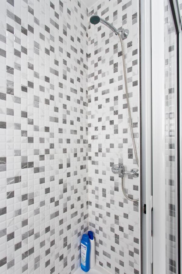 Single Room Bathroom
