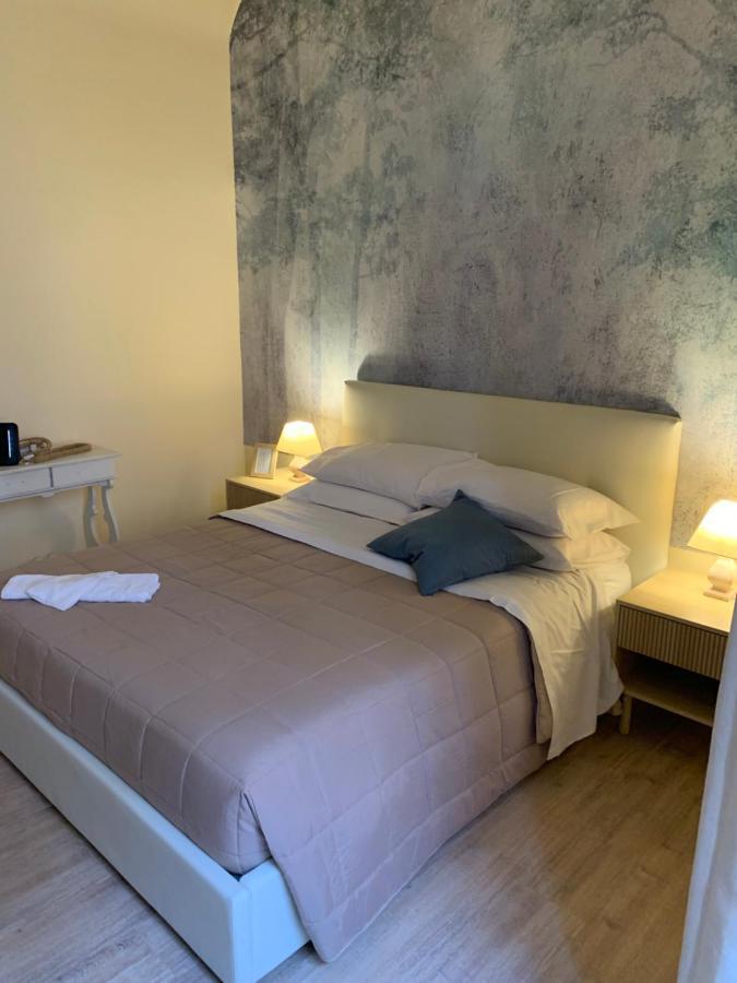 Large Double Room,1363366799:JPEG
