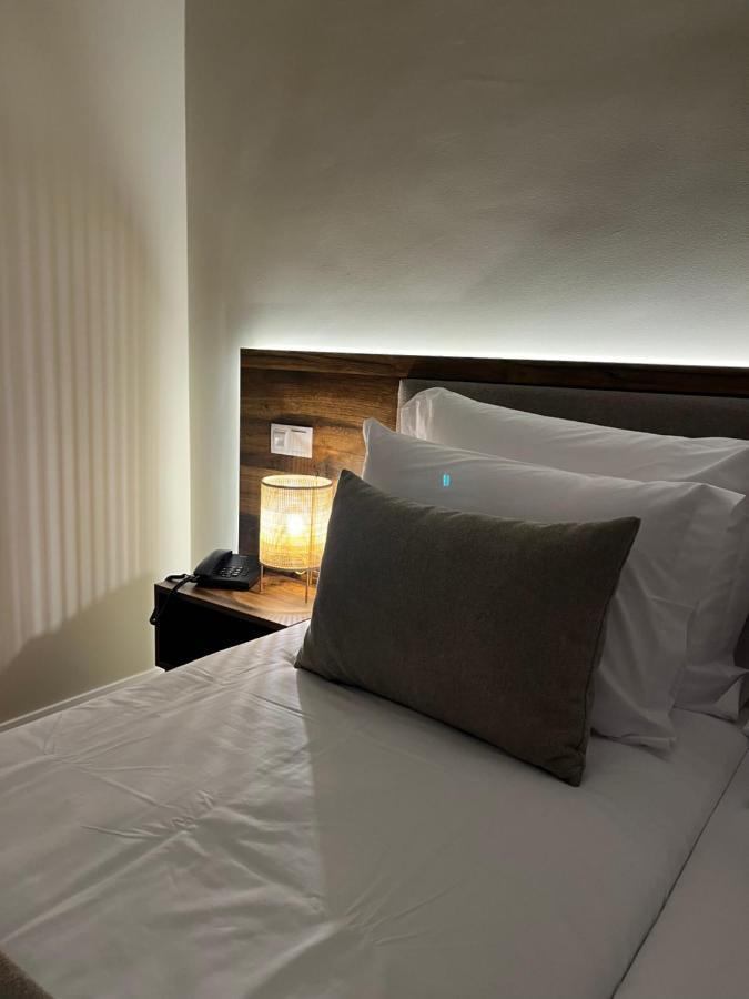 Double or Twin Room Side Sea View