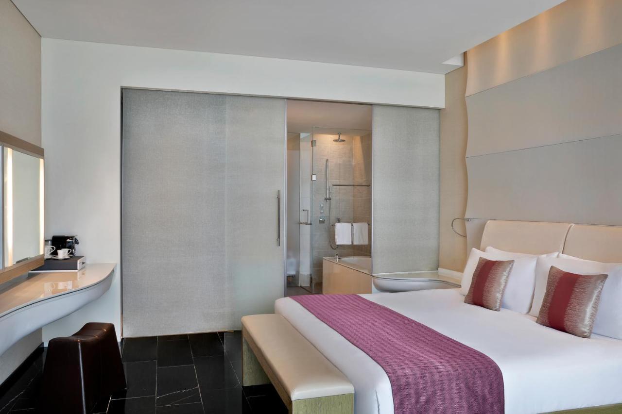 Wonderful Connecting Guest room Balcony