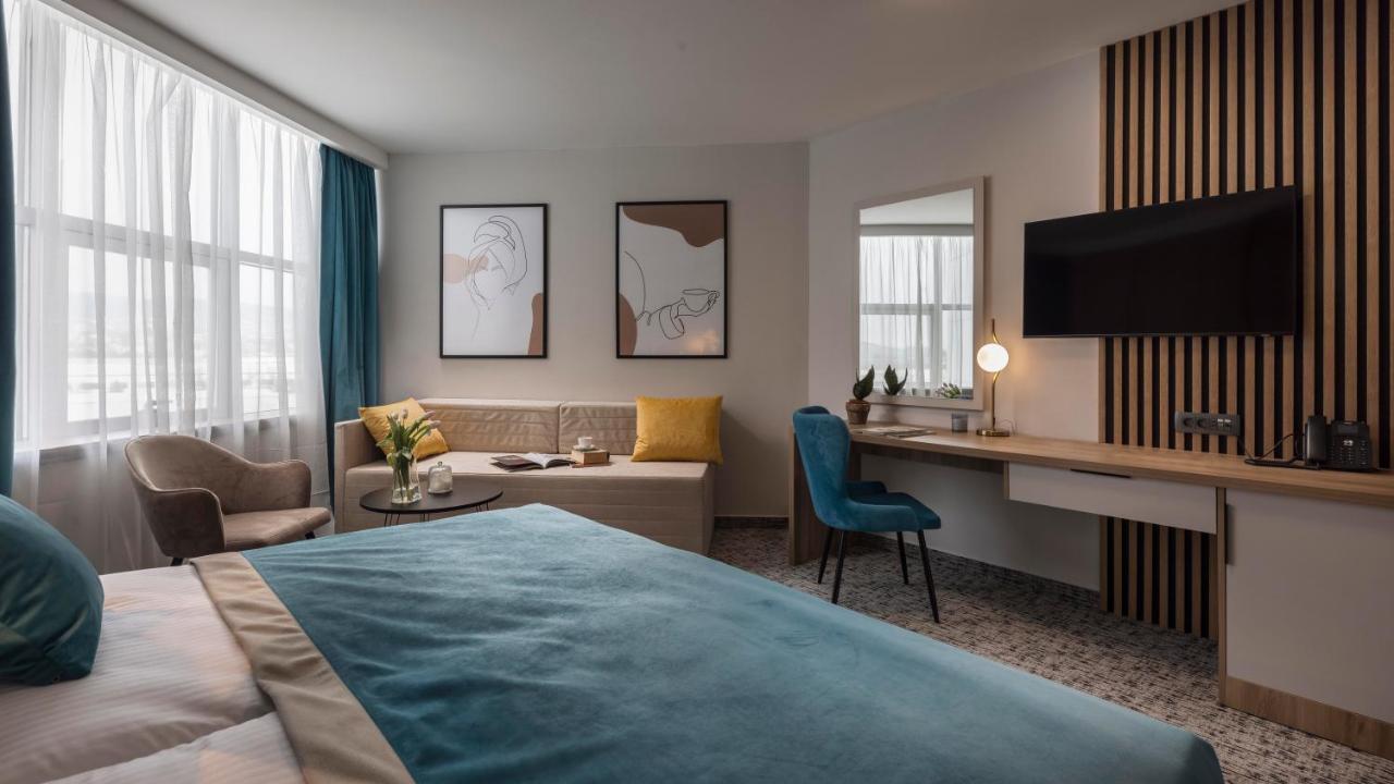 Deluxe Double Room Extra Bed
