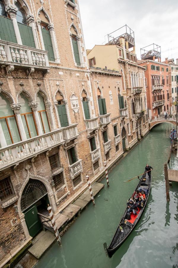 Camera Matrimoniale Luxury con Vista Canale
