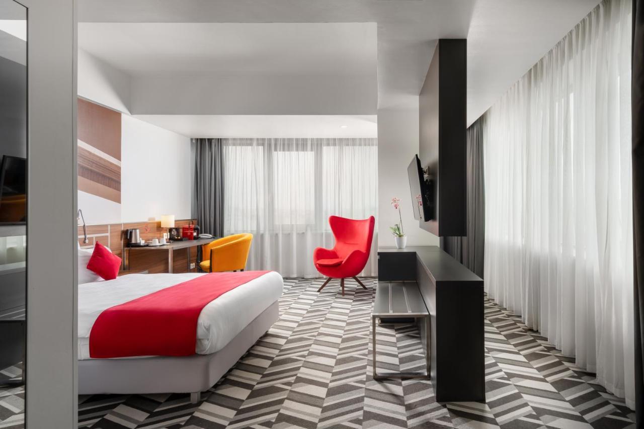Deluxe City View Room King Bed