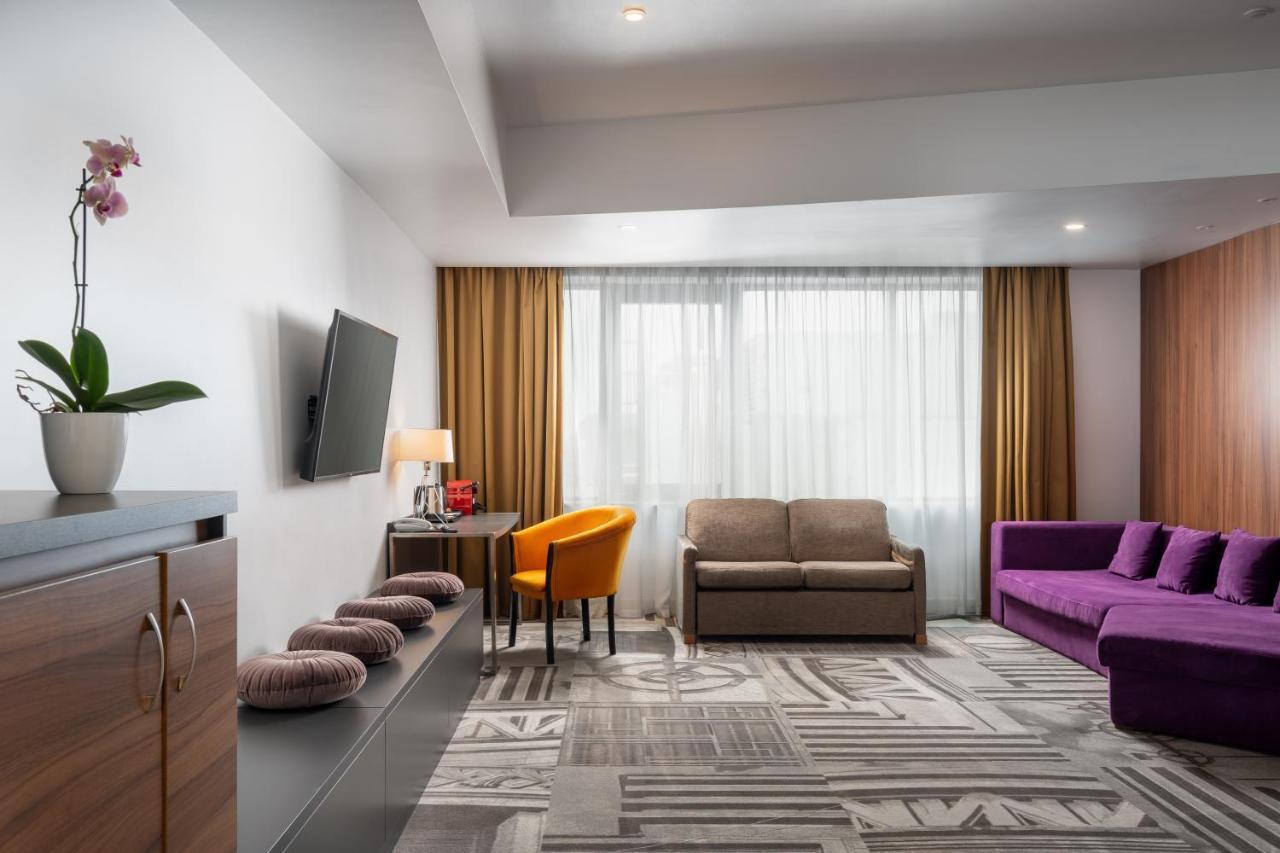 Privilege Suite Double Bed