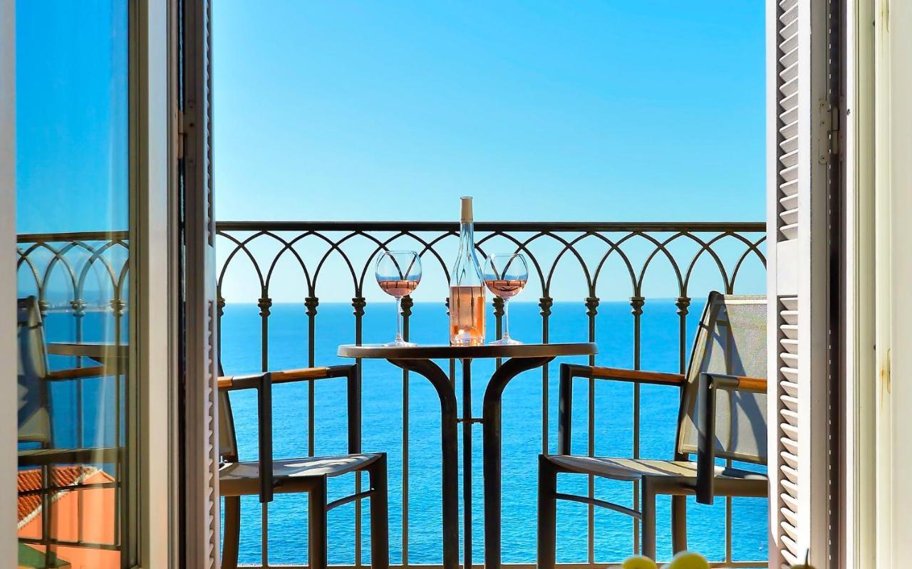 Camera Matrimoniale Superior con Vista Mare Completa e Balcone