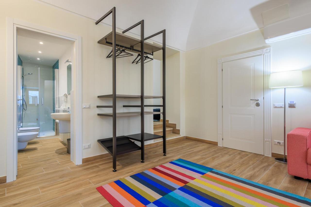 Family Room,1373771561:JPEG