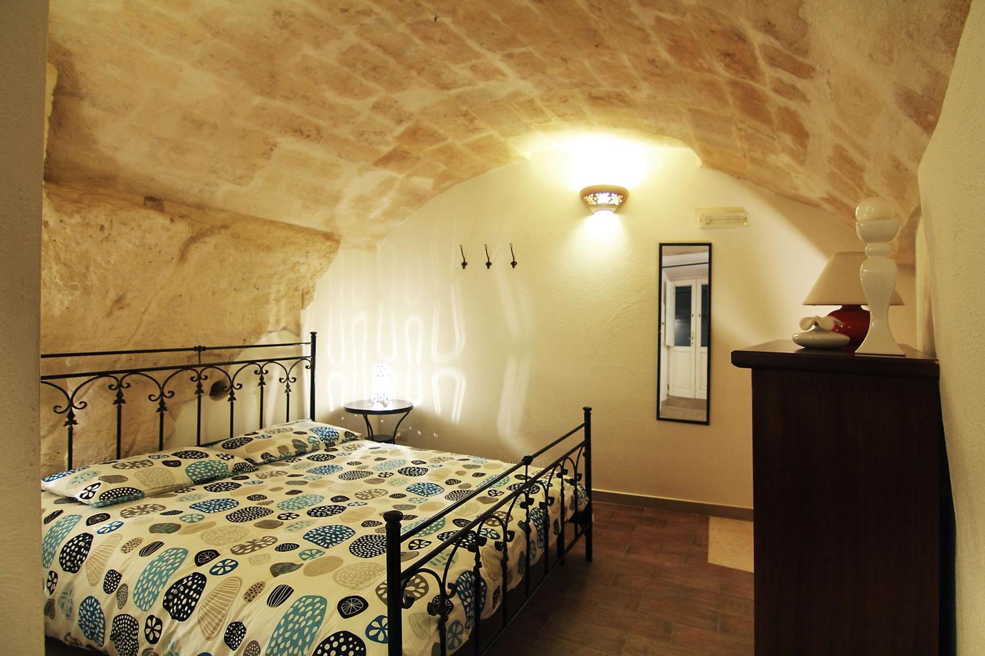 One-Bedroom House,1374141104:JPEG