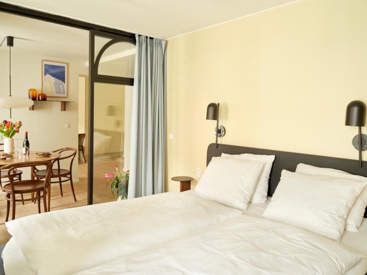 Superior One-Bedroom Apartment
