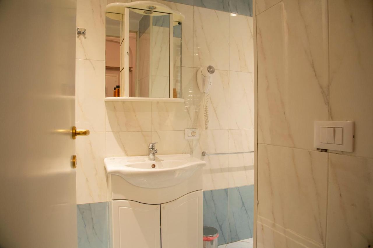 Double or Twin Room Private Bathroom