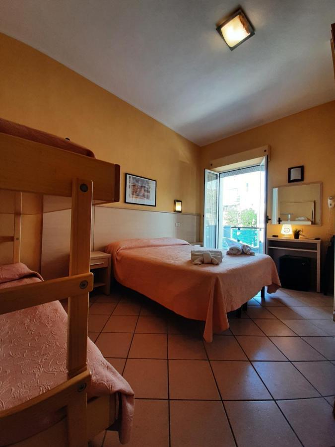 Camera Familiare (2 Adulti + 2 Bambini)