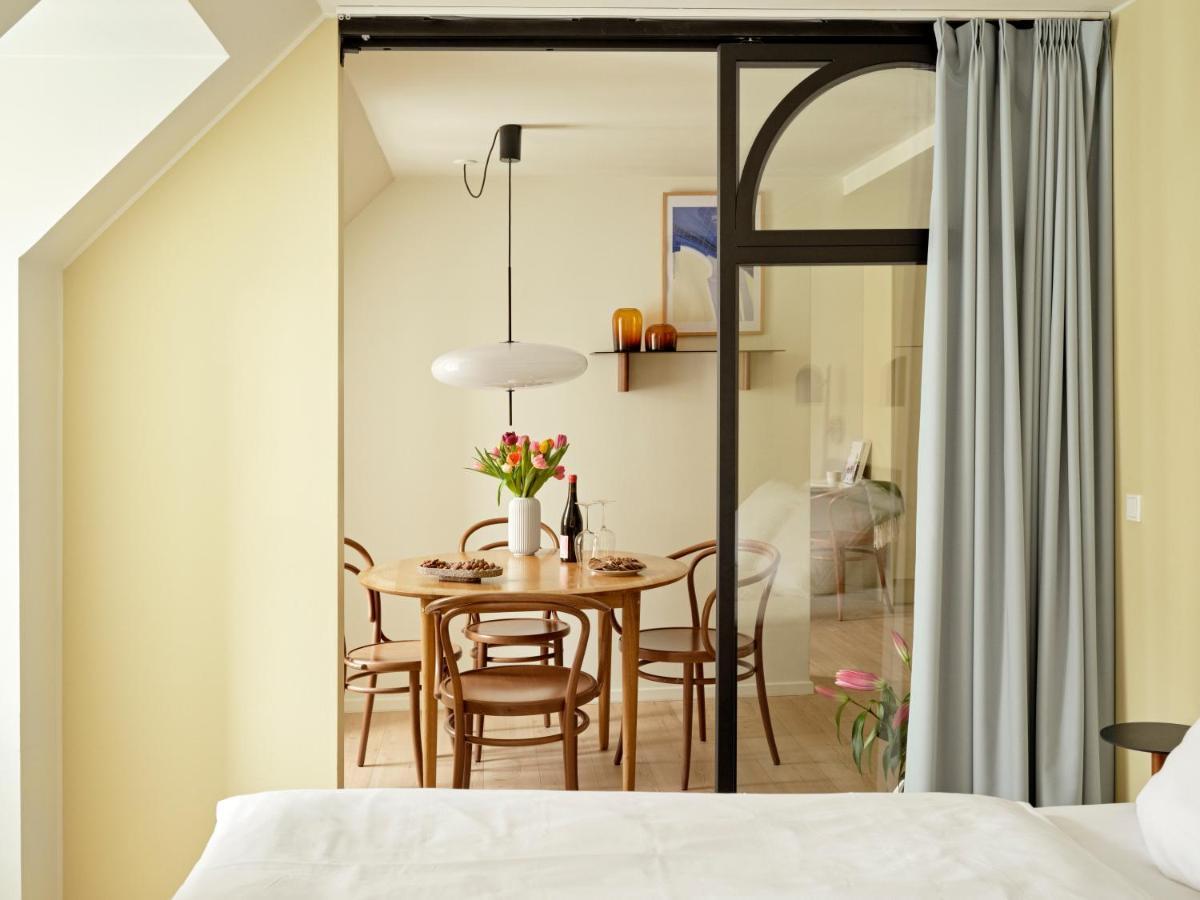 Superior One-Bedroom Apartment