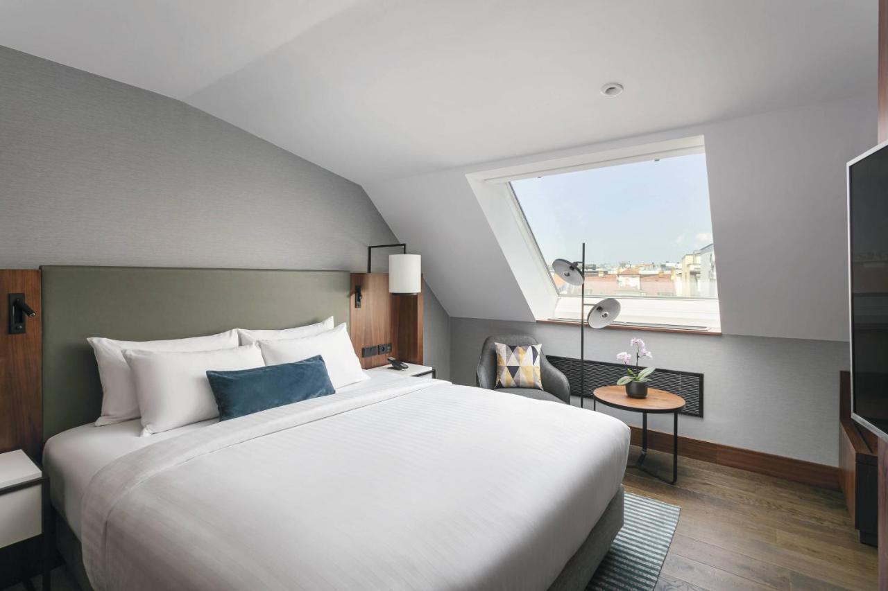 One-Bedroom Club Suite One King Bed
