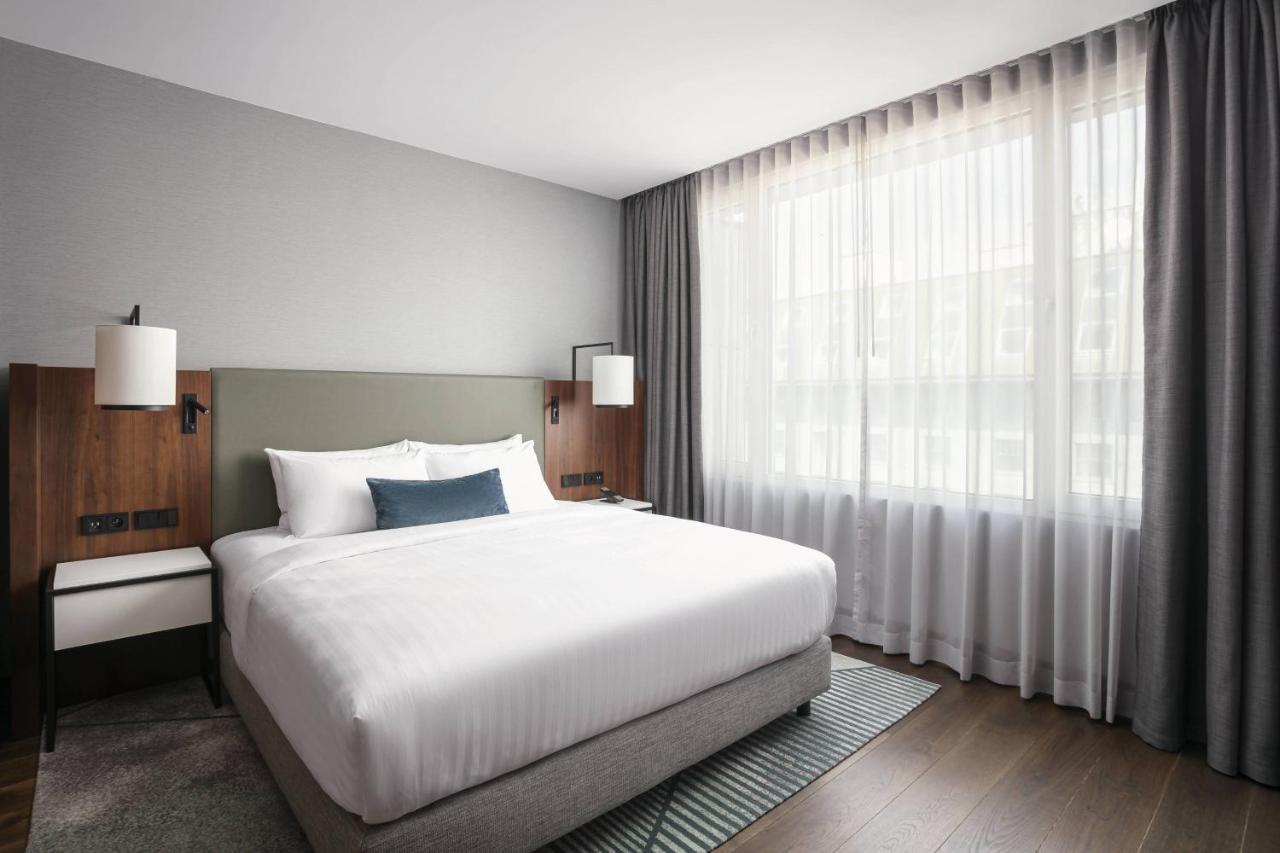 One-Bedroom Club Suite One King Bed