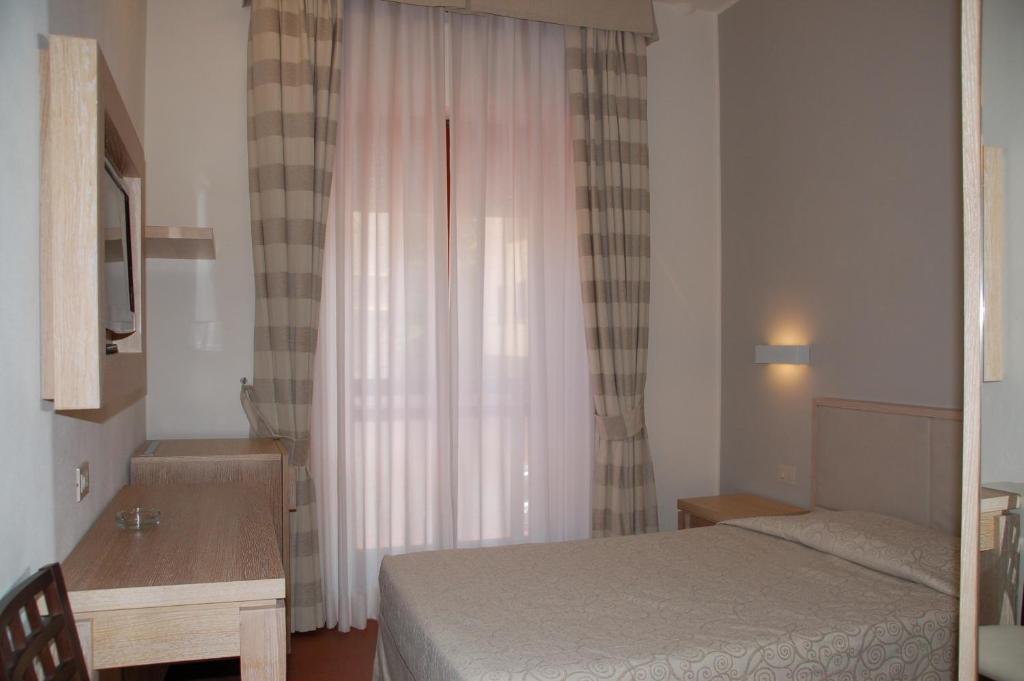 Camera Familiare con Balcone e Vista Mare (2 Adulti + 2 Bambini)