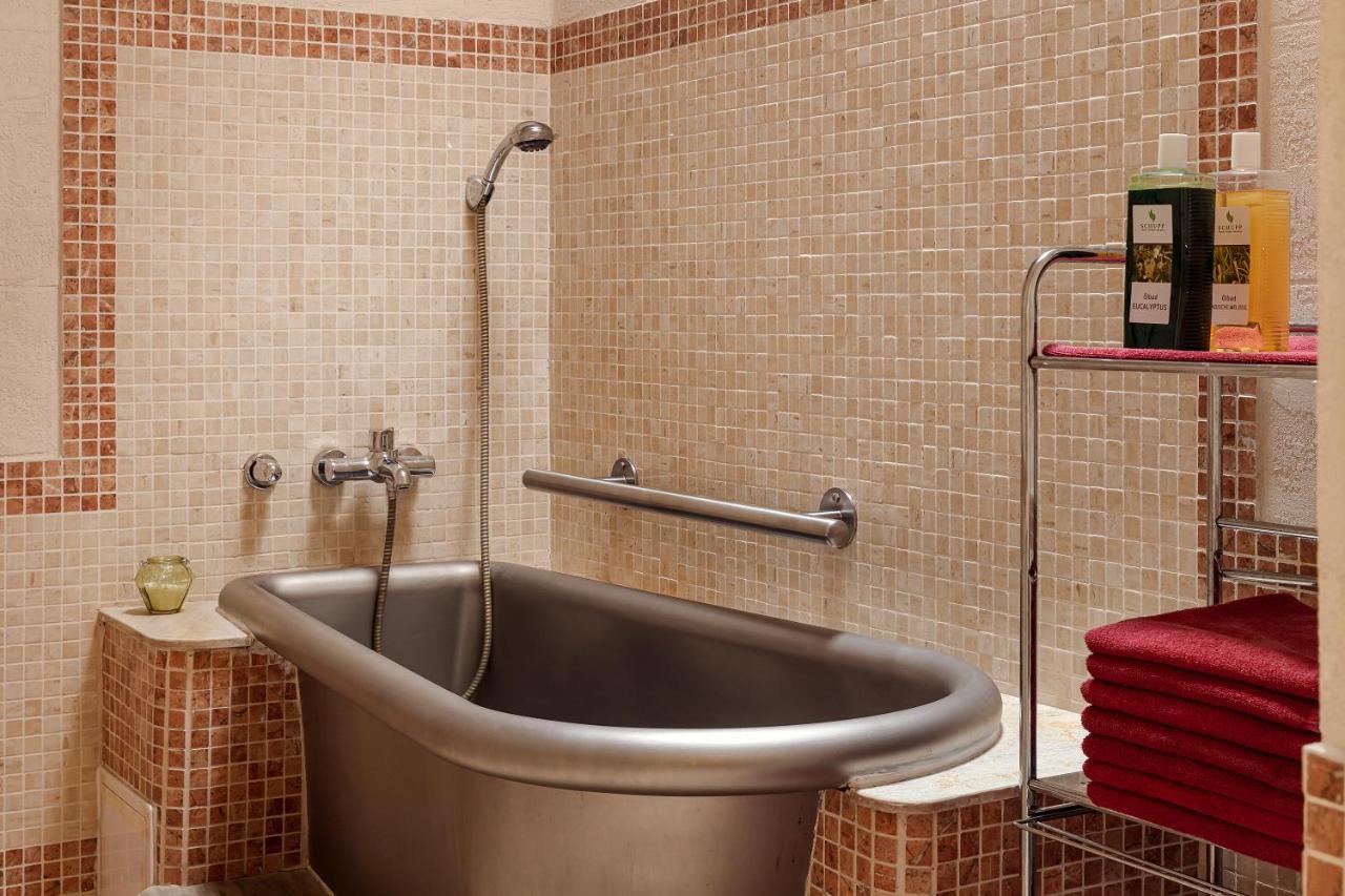Single Room Relax