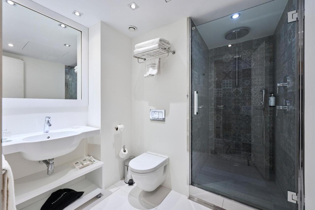 Double Room with Street View,1588045975:JPEG