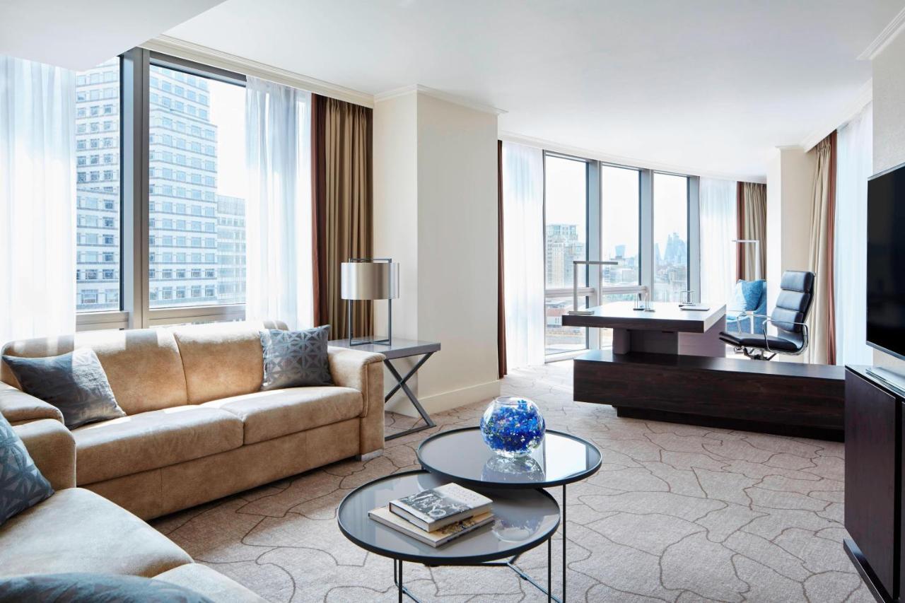 Curve Suite Lounge Access